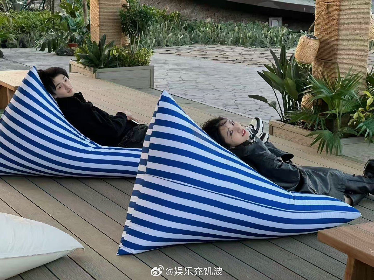 沈月抱着必给大家出图的决心来的亲爱的客栈 果然沈月不会让我们失望，抱着必出图的决