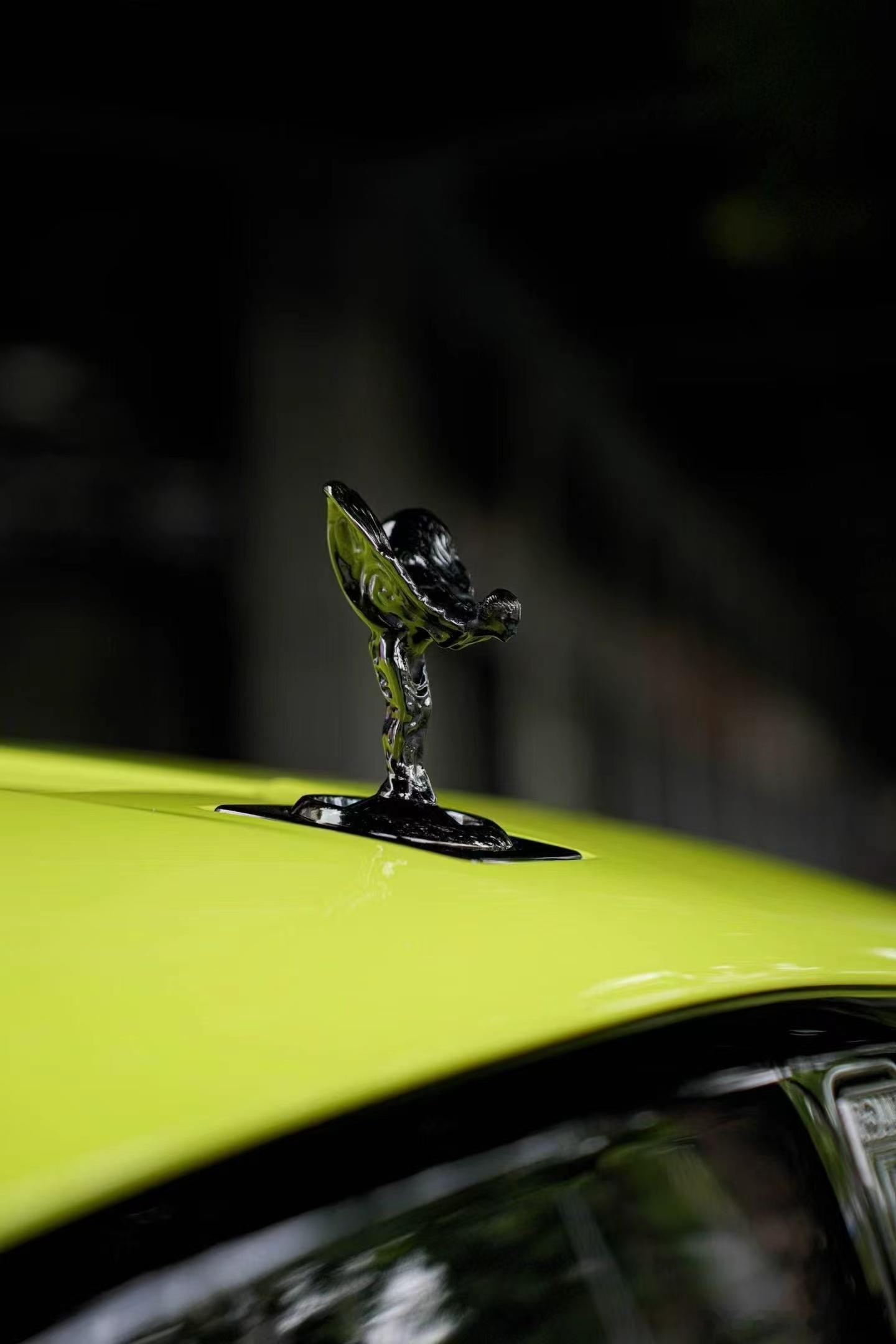 劳斯莱斯库里南 Black Badge 四座定制版，原厂配色、24年落户，0.4