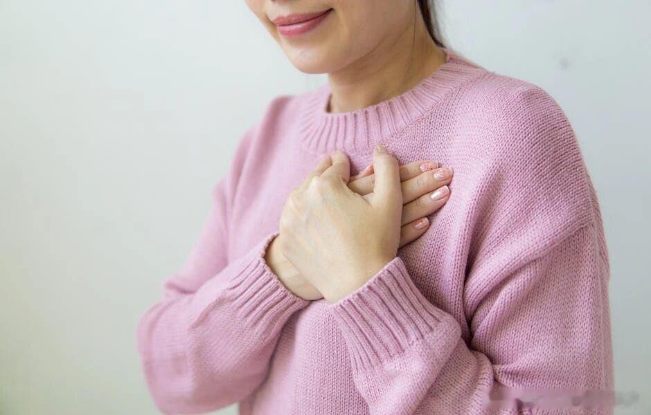 【调理乳腺增生试试这几招】健康科普中医养生说乳腺增生又称乳腺结构不良，是乳腺主质