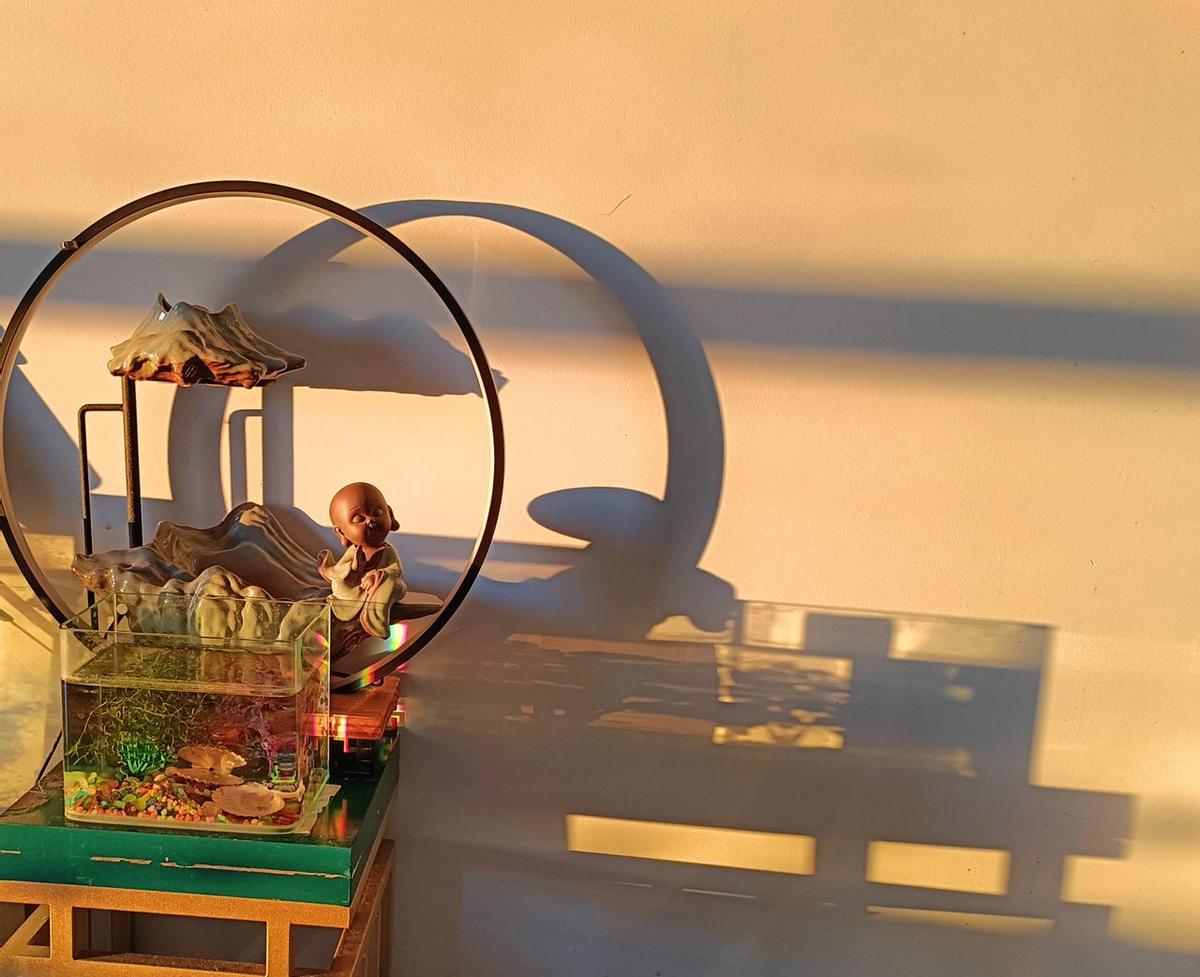 她忙得顾不上孩子，女儿却说：“先是苦的，后面都是甜了。
”
这话听着真让人心疼。