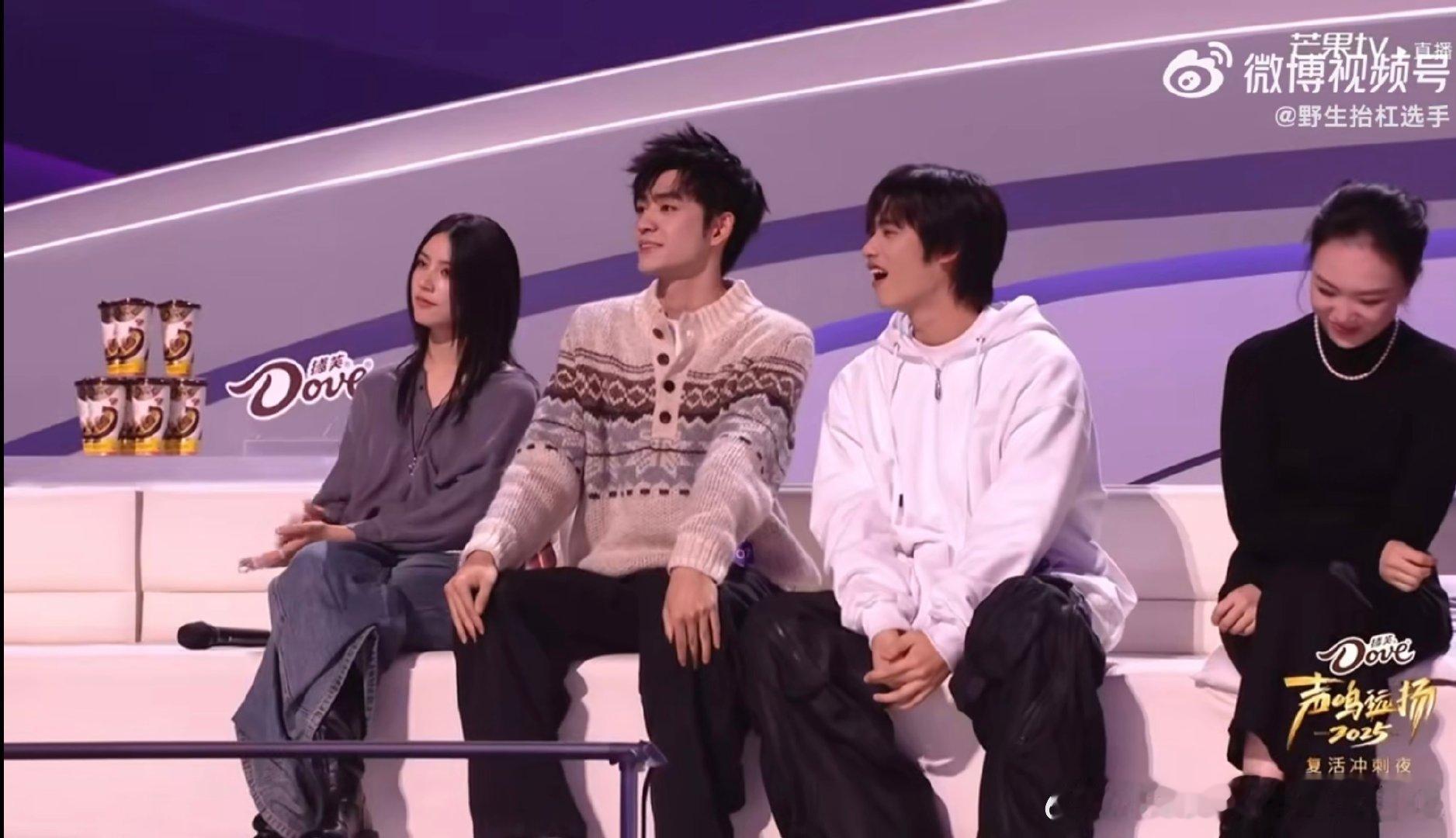 声鸣远扬抓马8分钟声鸣远扬 夏哲轩简直是我的互联网嘴替！乐评人说他演唱不行，他直