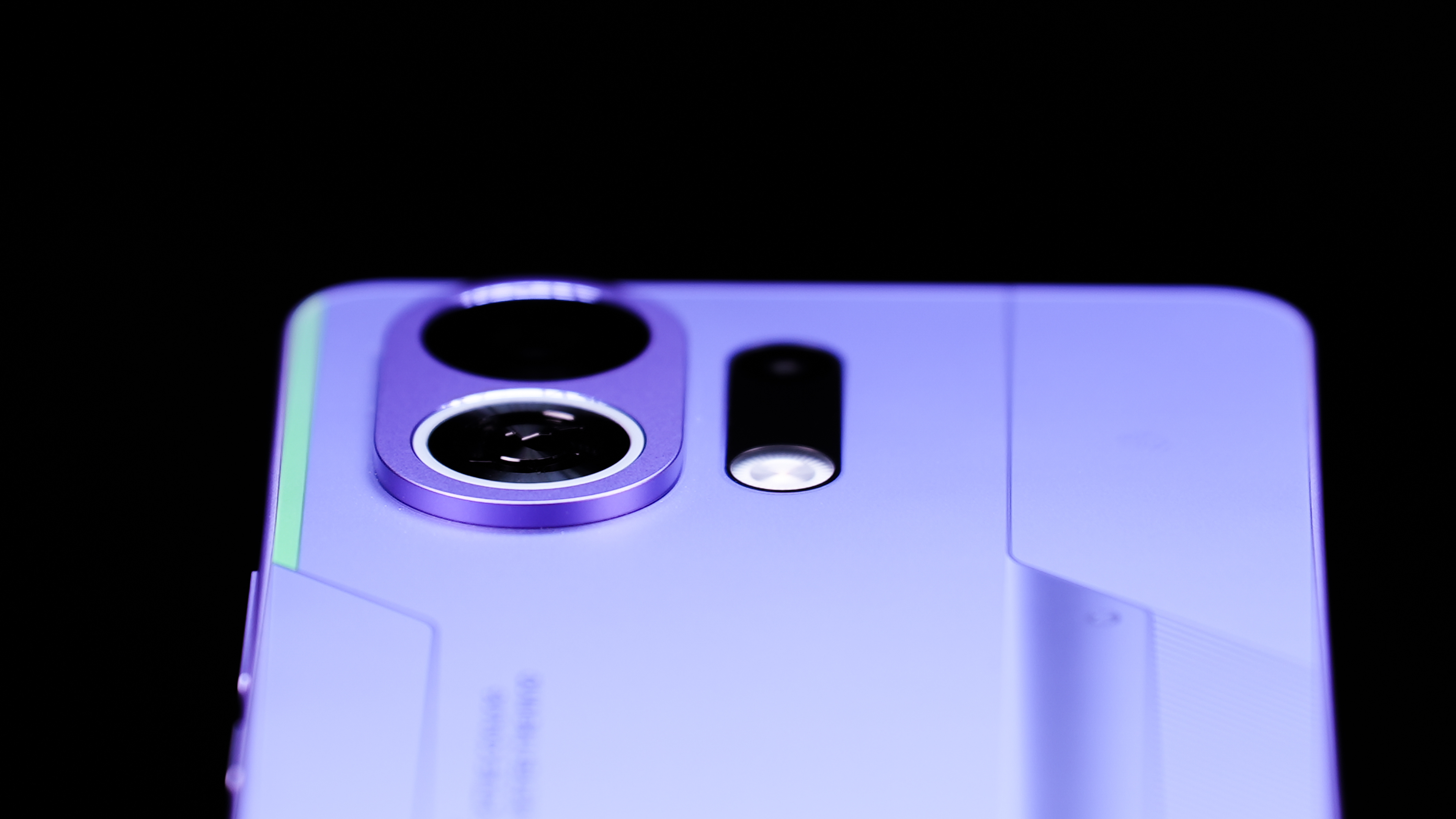来一组OPPO K13 Turbo Pro初号紫的图赏，毫不夸张的讲，这是OPP