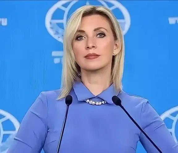 中国人民都很喜欢和佩服普京和扎哈罗娃！