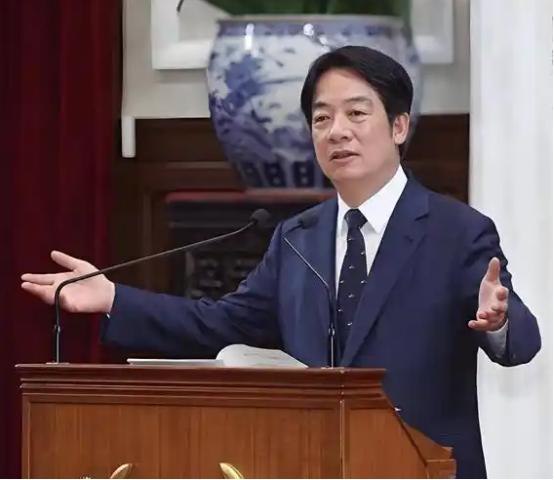 赖清德扬言，中国大陆的武力迅速发展，到今天为止，没有一枚炮弹打到台湾省，这都要归