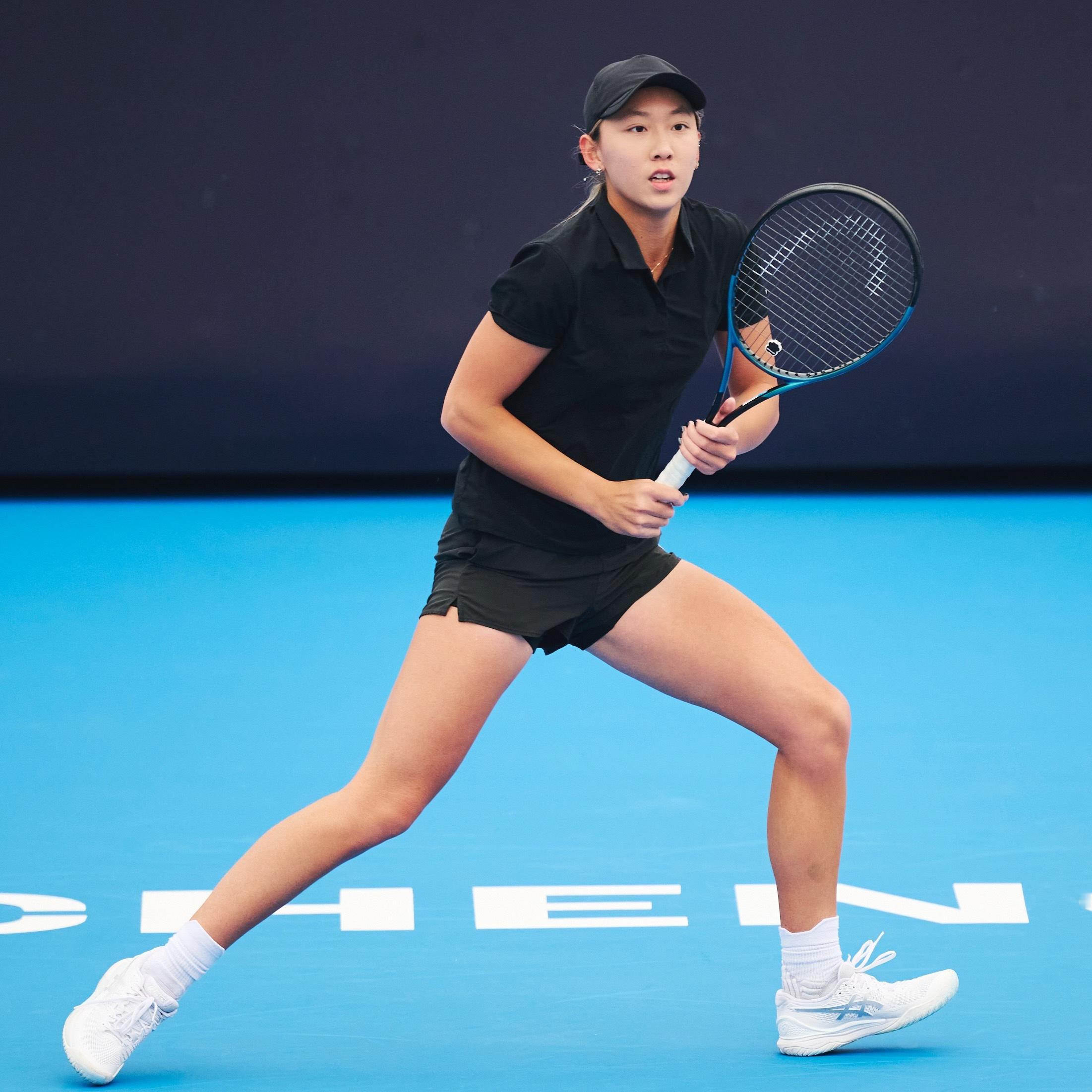 大长腿抢镜！中国网球运动员张筠涵！摄影： 记者 李建艺拍于澳网外卡赛资格赛