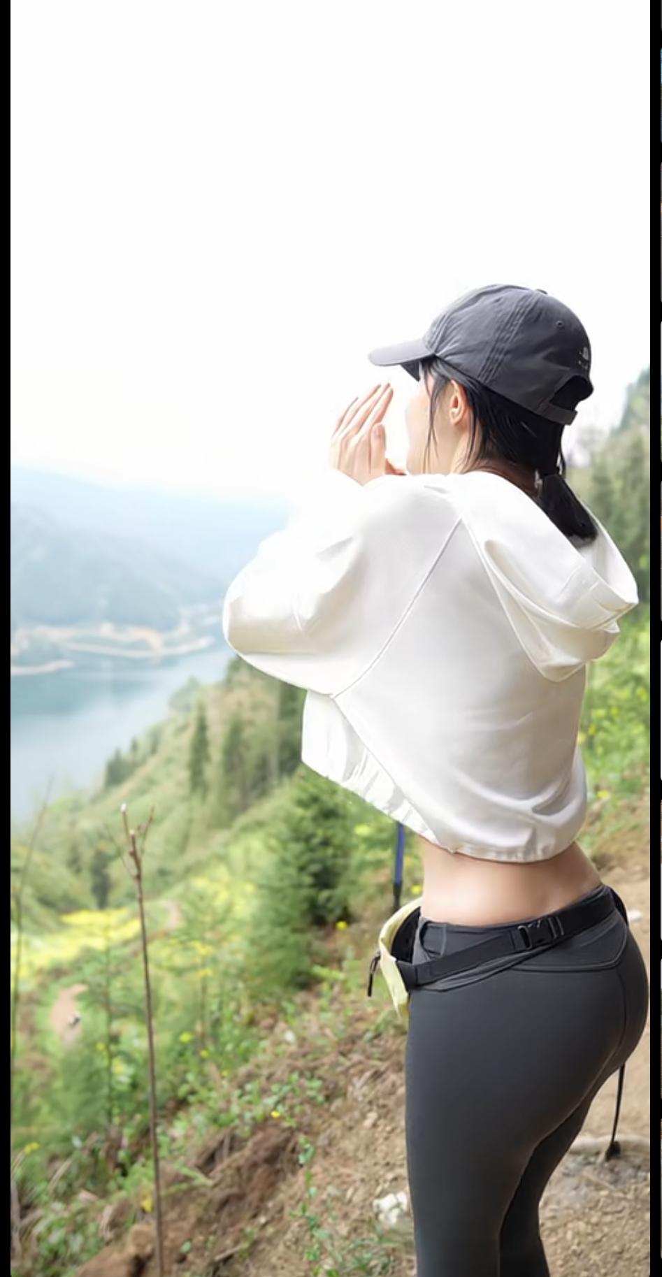 丰臀细腰翘臀背影 臀型美女 休闲美臀写真