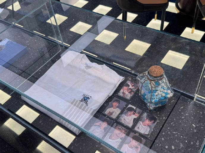 BOYHOOD给杜华当服务员  BOYHOOD真的实在是太让人佩服了，咱就是说这