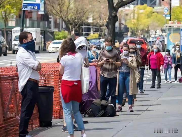 美国劳动力市场正在持续走软。
美国劳工统计局1月9日公布的数据显示，2025年1