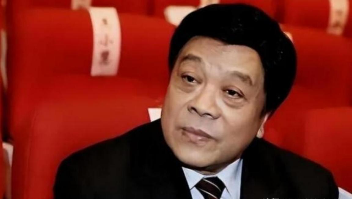 “赵忠祥瞒着妻子与我发生关系多年，并有特殊癖好，令我身心受到严重伤害！”2004