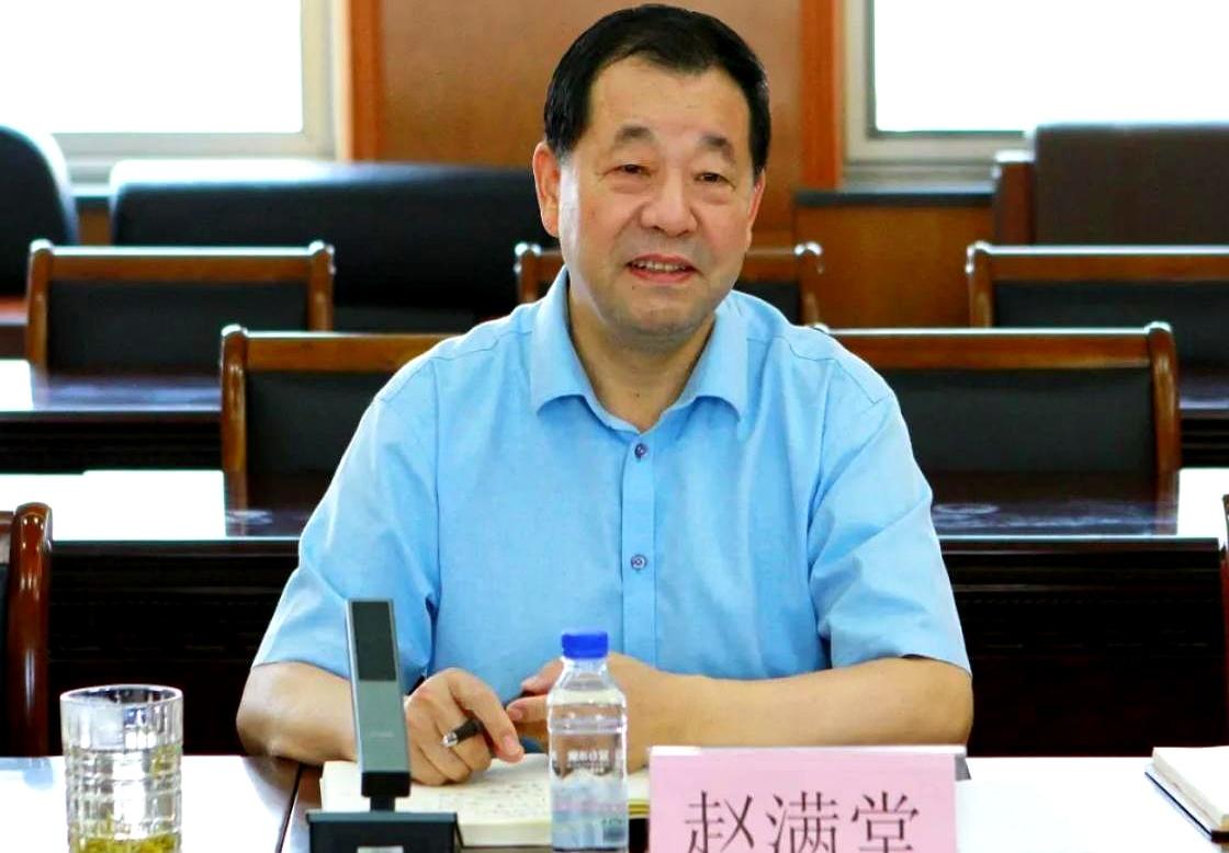 一边被证监会立案调查，一边还在北京谈合作，这事儿是不是有点“剧情反转”感？
6月