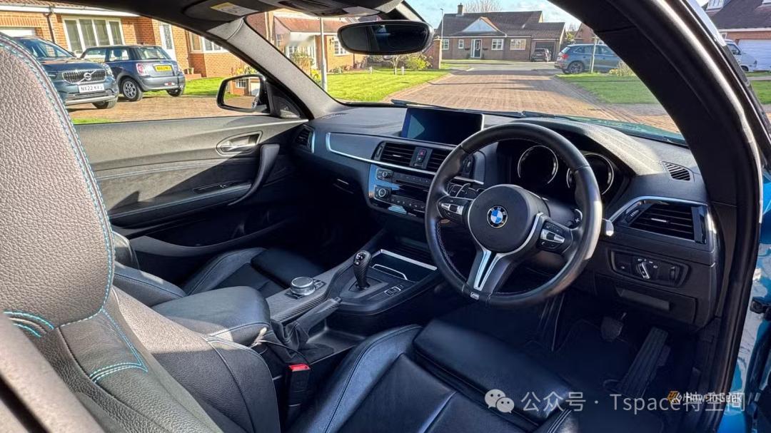 英国汽车记者把宝马M2换成了特斯拉:每天成本降低了13倍，雨天开车甚至更放心了A