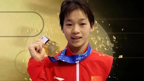 11月2日，在第十五届全运会跳水女子团体双人10米跳台决赛中，全红婵与搭档王伟莹