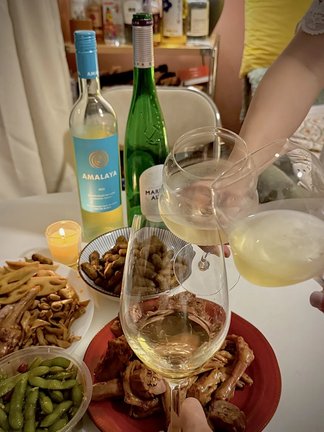 幸福具像化，周末 姐妹 八卦 宿醉🍷