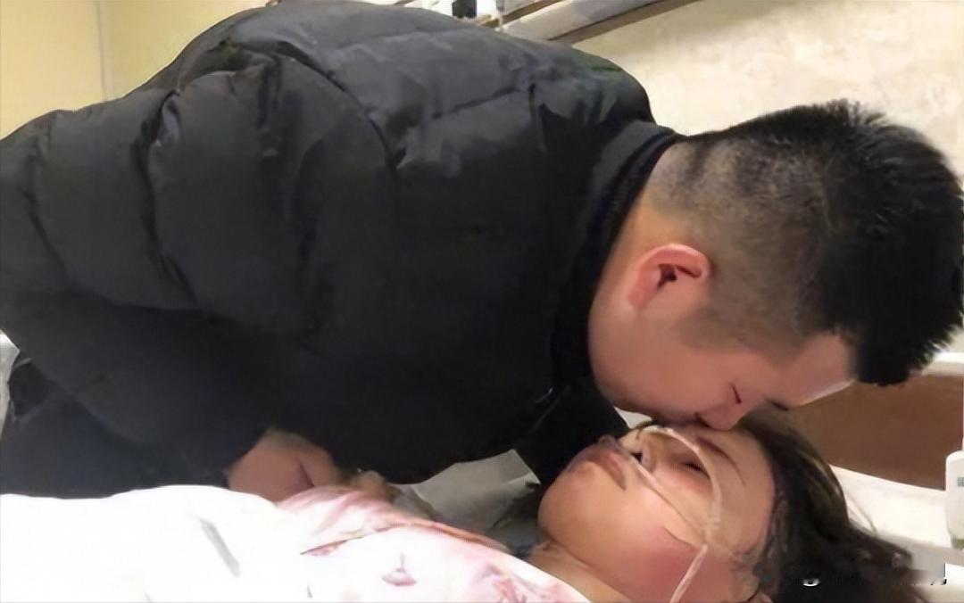 2019年，江苏一小伙接到山区女友电话，女友重病濒死，打电话是跟小伙告别的。谁知