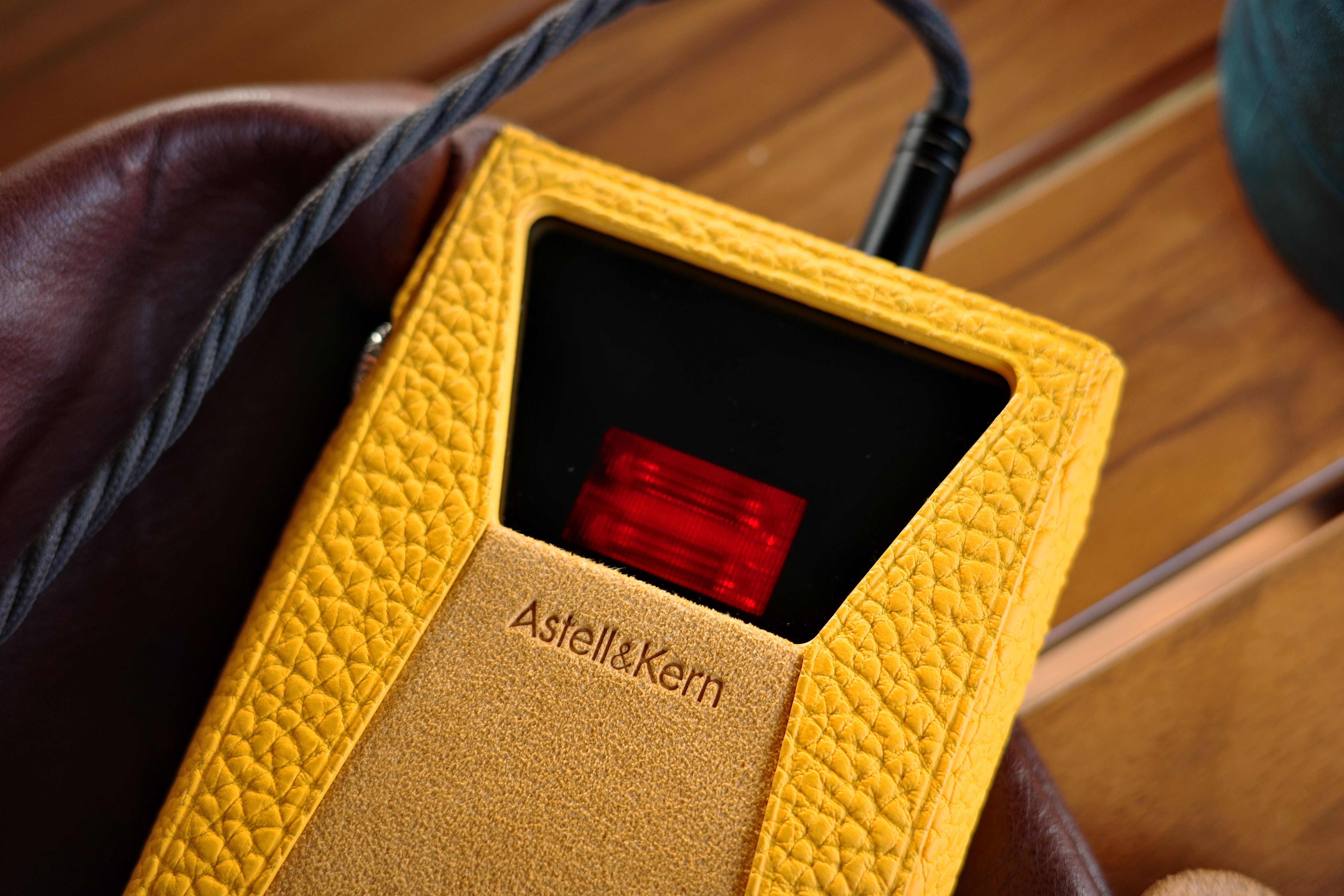 略显宽松自在的一套搭配 