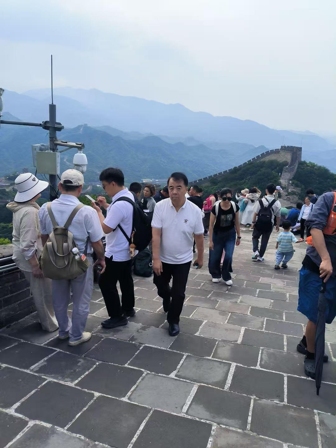 很多人问我今天在哪里爬山，这对我来说是想都不敢想的事情。虽然今天是重阳节，但我还