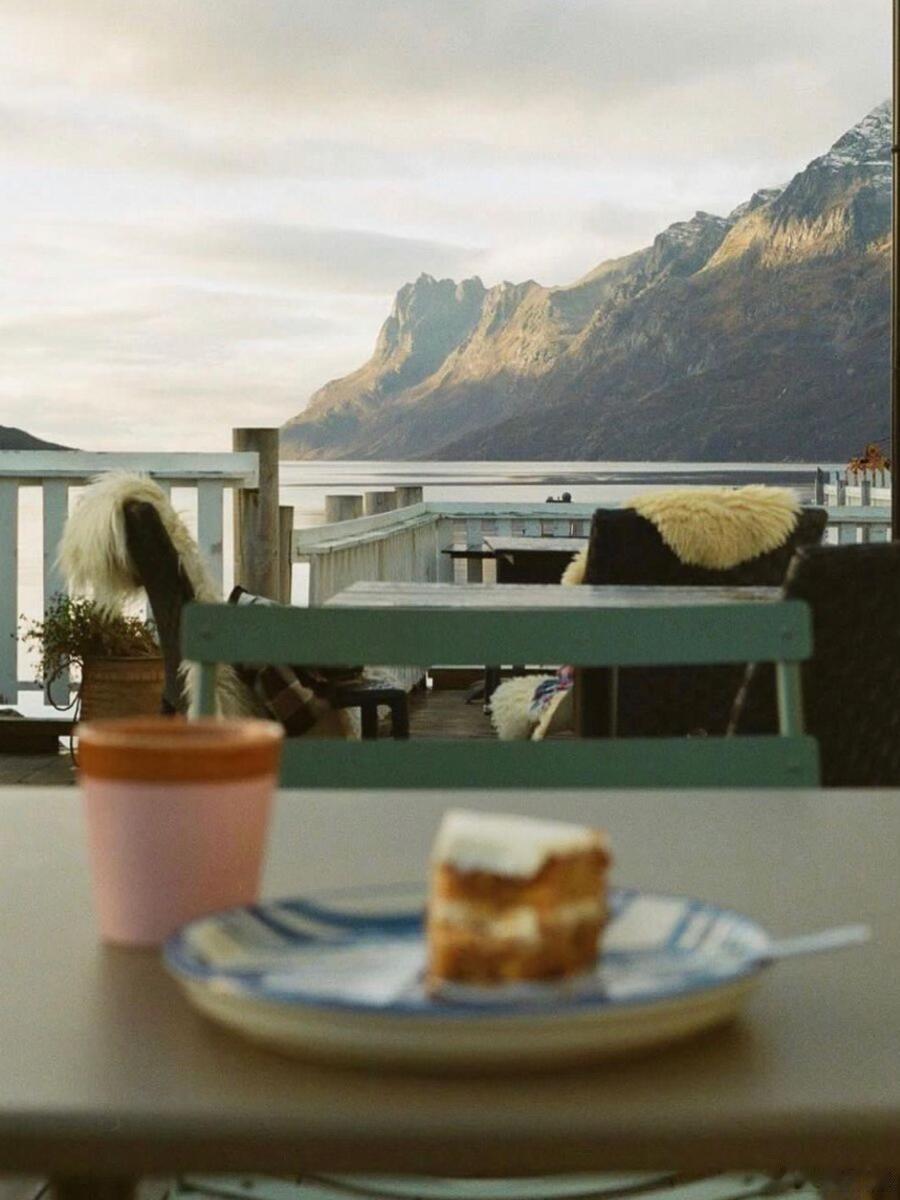 充分地感受每一个发生，每一份微小的欣喜与感动。深切而彻底地享有它们，体验它们。人