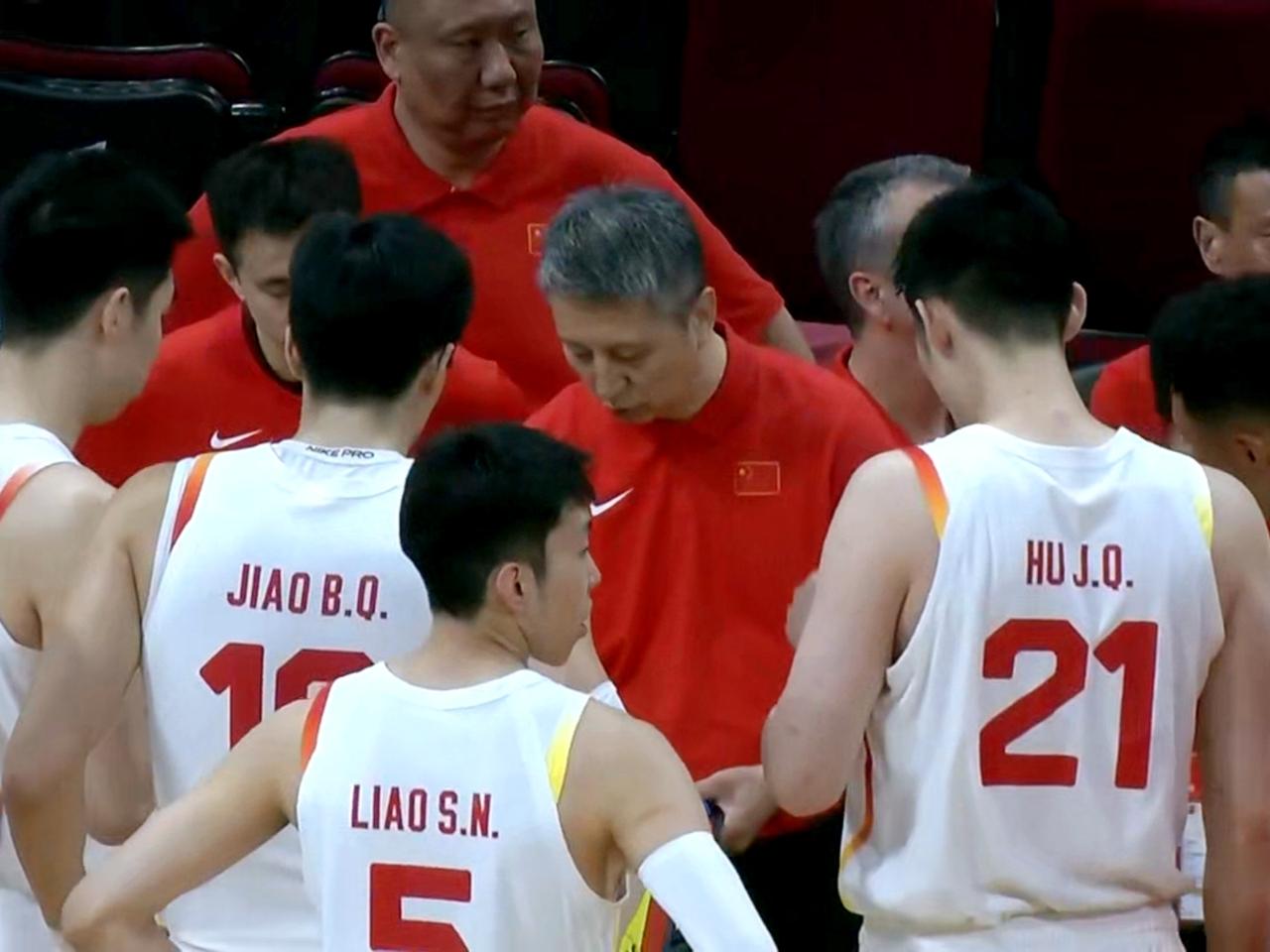 世预赛两连胜！兄弟间对攻大战，中国男篮更胜一筹

中国男篮和中国台北男篮的比赛场