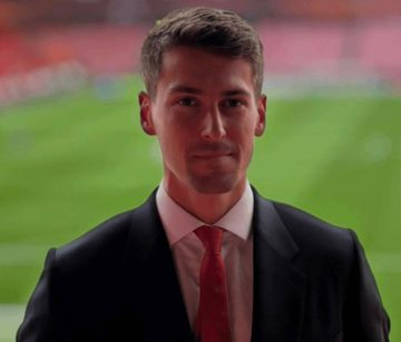 邮报MK数据主管桑索尼也深度参与了球员招募工作。当阿莫林确定需要某种类型的球员时