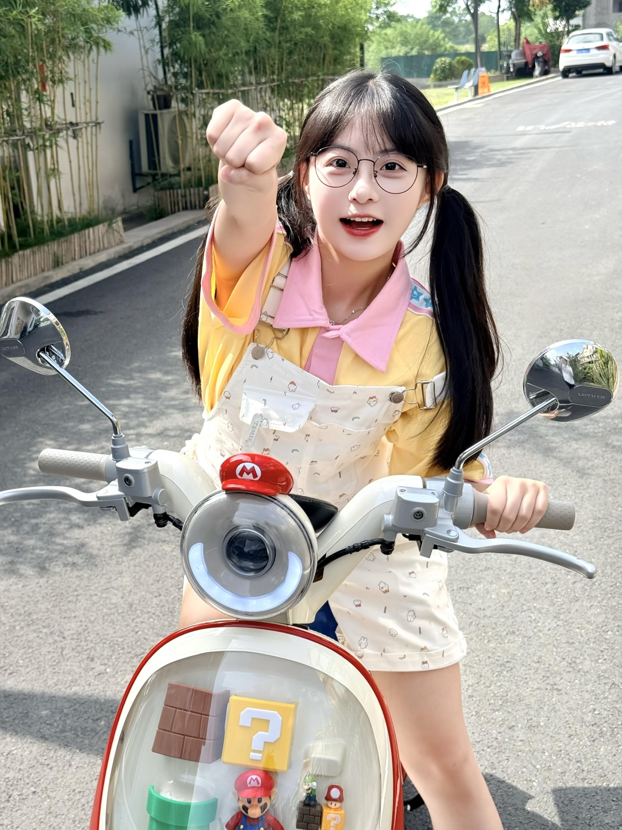 睁开眼乌云都为我散开～