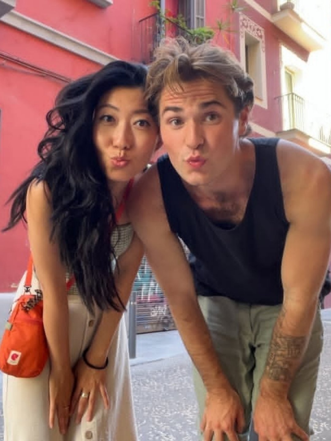 曲婉婷试水复出被强烈抵制抵制曲婉婷不是无端苛责 每一年，啃着“人血馒头”的曲婉婷