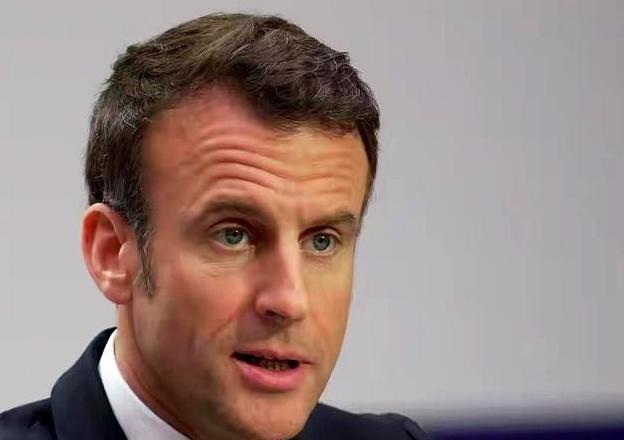 马克龙当着镜头的面，开始点名2026年G7峰会的贵客。印度，请。韩国，请。巴西，