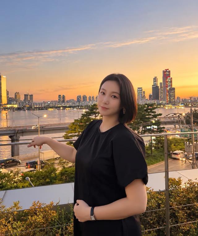金玉彬宣布怀孕金玉彬官宣怀孕 金玉彬官宣怀孕，同时还公开了自己的孕照，“好久没有