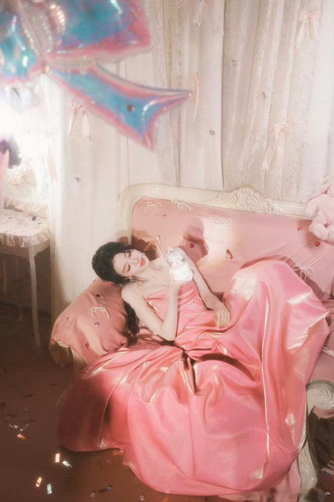 明月录锦衣卫给王楚然跳舞庆生王楚然生日锦衣卫跳团播舞锦衣卫们的团播舞太有心意了！