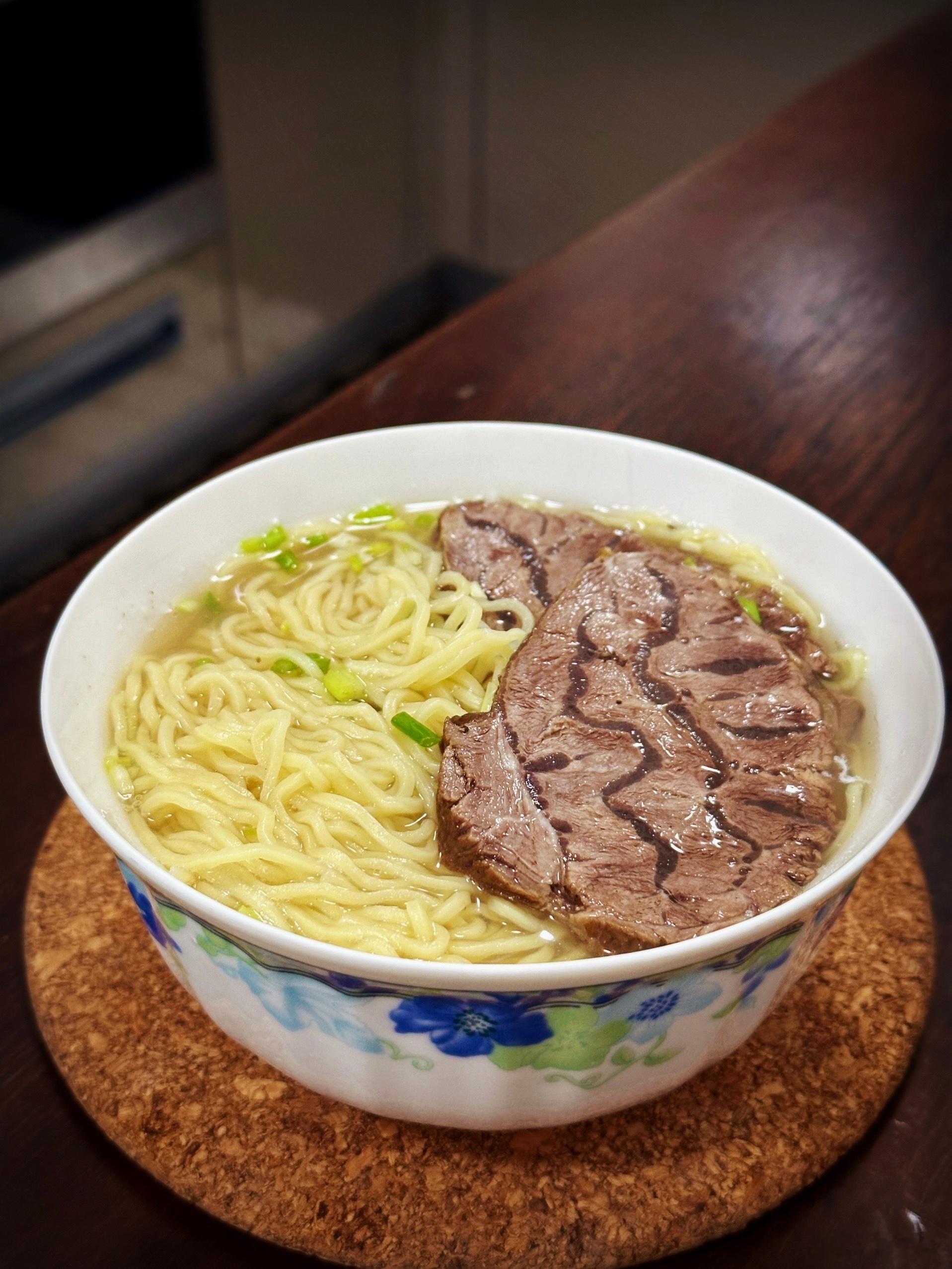 十天没打球了，体力明显下降。今日一小时，不敢太多跑动。现在一下子累过了不容易恢复