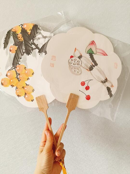 夏日微风中的诗意雅扇🎨