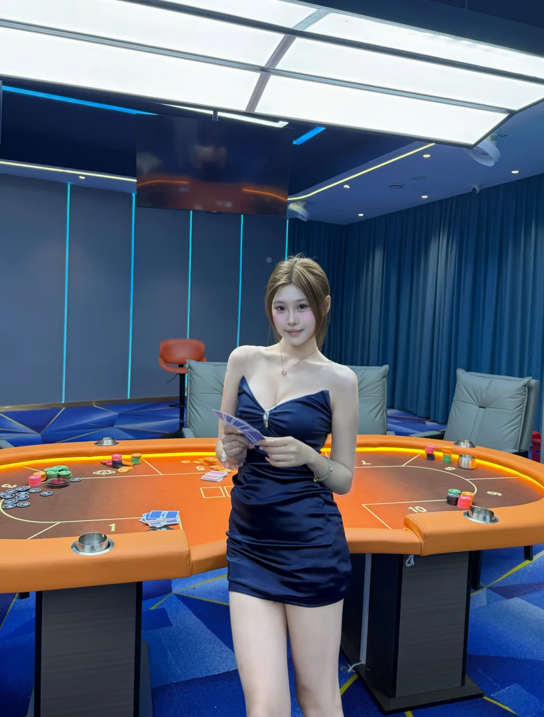 姐姐台球只会打直球 说话也是🎱🎴
