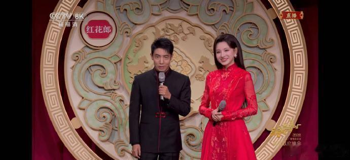 马凡舒口红色号刷春晚弹幕全是在问马凡舒口红色号的，我也跟着凑热闹想知道。这个颜色