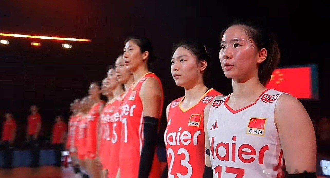 中国女排3比0多米尼加女排中国女排今天全面开花3:0完胜多米尼加，以小组三连胜对