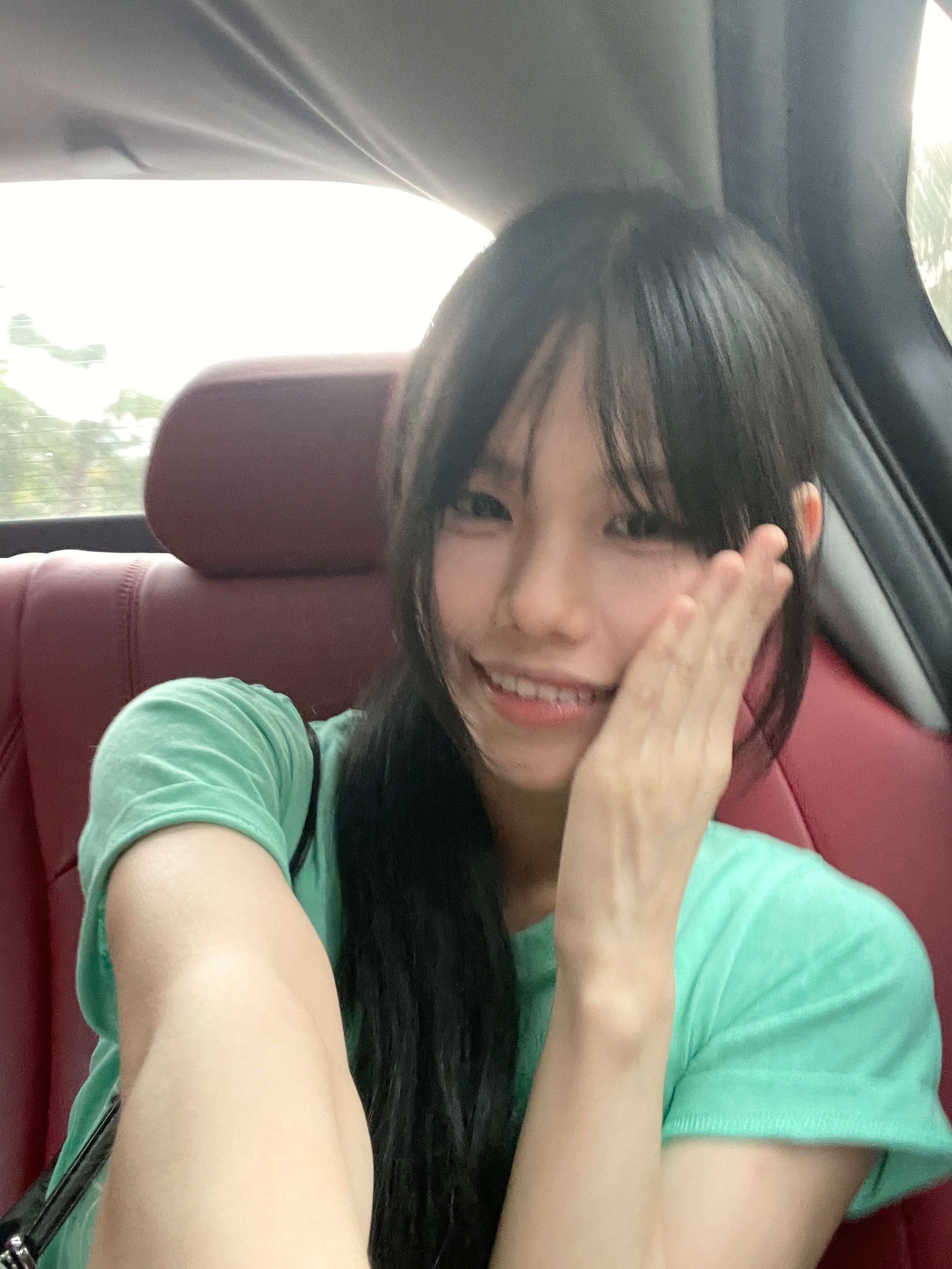 👭🏻 绿绿的 