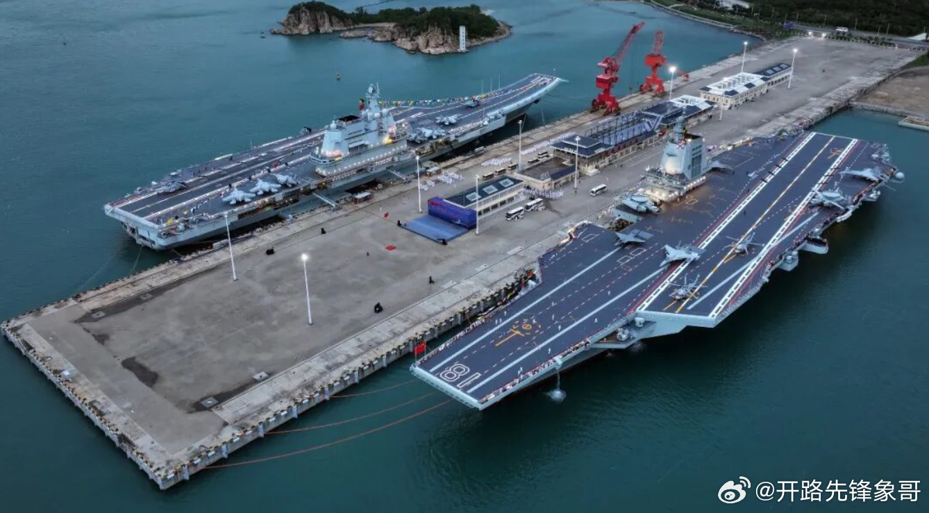 11月5日，我国第三艘航空母舰——中国人民解放军海军福建舰正式入列。福建舰是我国