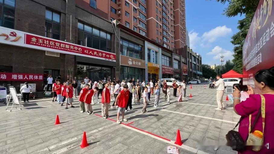 文体齐欢乐｜万柏林区千峰街道金玉社区社区运动会热闹开赛

近日，万柏林区千峰街道