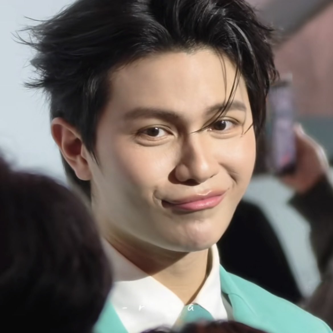 你们两口子每天在被窝里没少judge全世界吧 