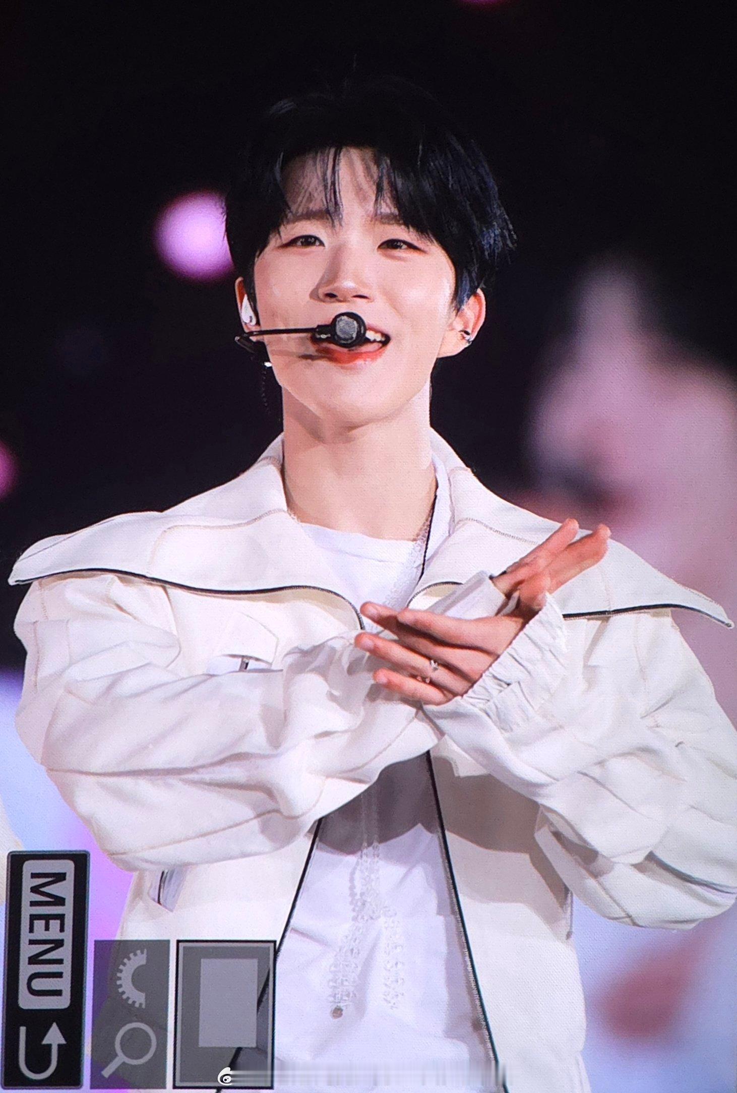 NCT WISH吴是温（SION ）、前田陆（RIKU）、得能勇志（YUSHI）