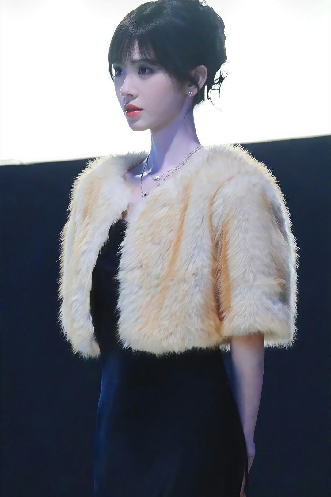 鞠婧祎  jjy鞠婧祎上官芷 jjy鞠婧祎花间令讨厌下雨天 如果是你打伞 我不想