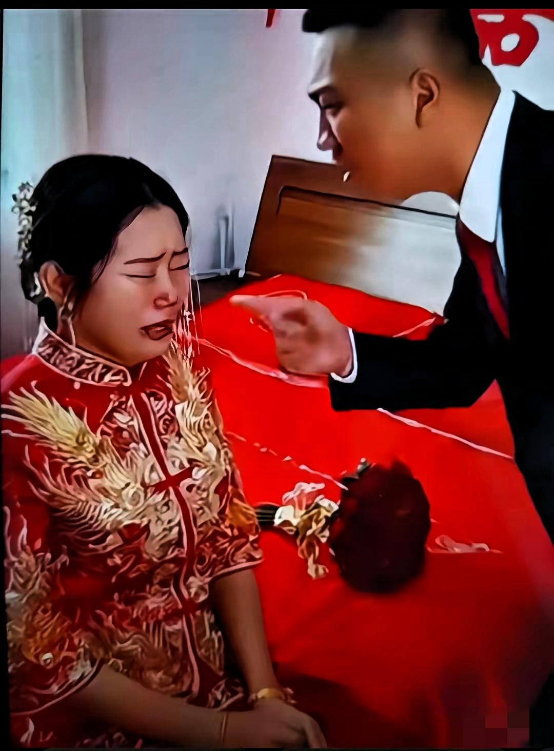 婚礼刚结束就崩了！新郎贷款40万凑的彩礼，

竟被丈母娘拿去给小舅子买车，新娘一