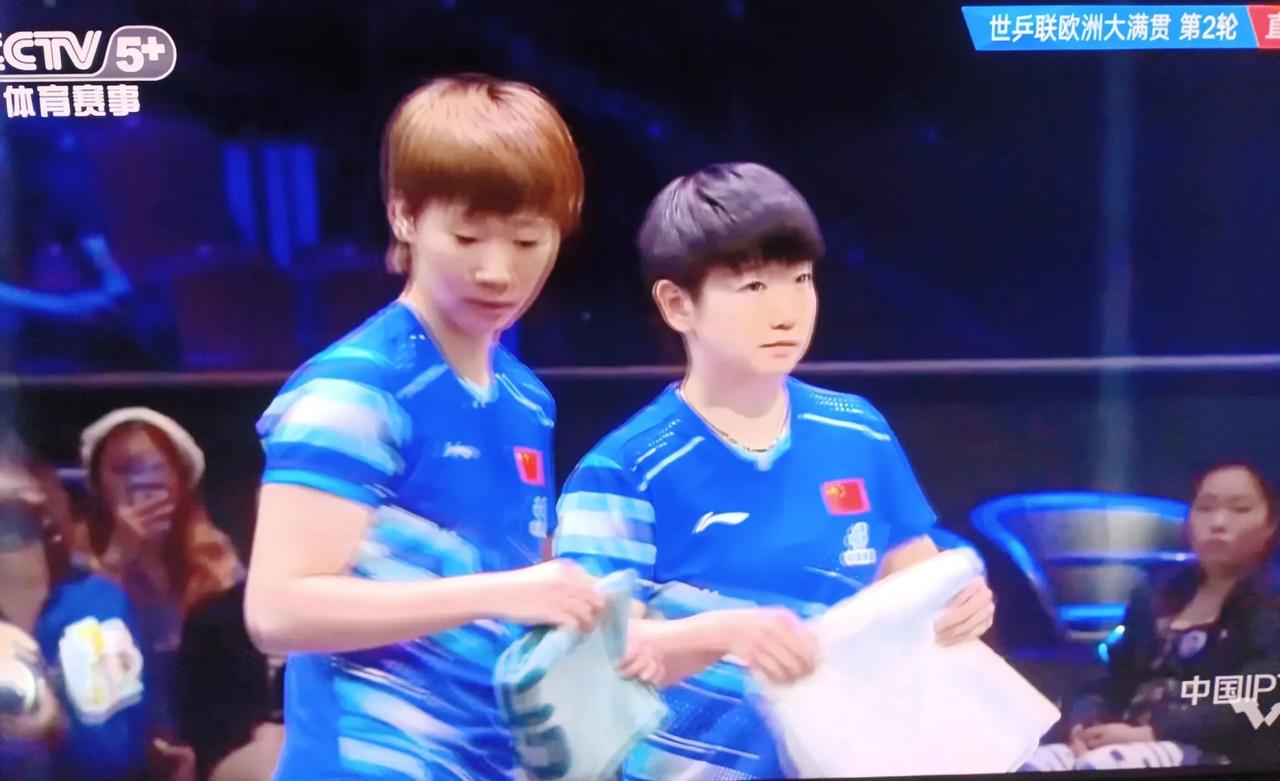 莎莎曼昱女双首秀[奋斗]！
孙颖莎/王曼昱🇨🇳VS单晓娜🇩🇪/吴咏琳🇭