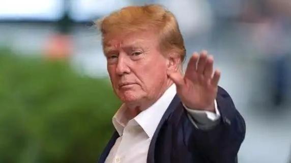 特朗普当了两回总统，终于发现一个问题：只要不跟中国对着干，美国就还是超级大国。