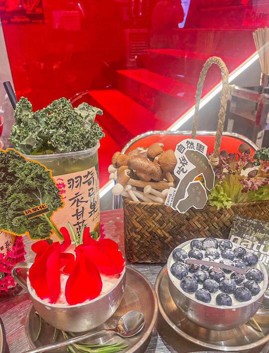云南酸汤配黑松露牛肉？这一口下去我小脑直接宕机了...