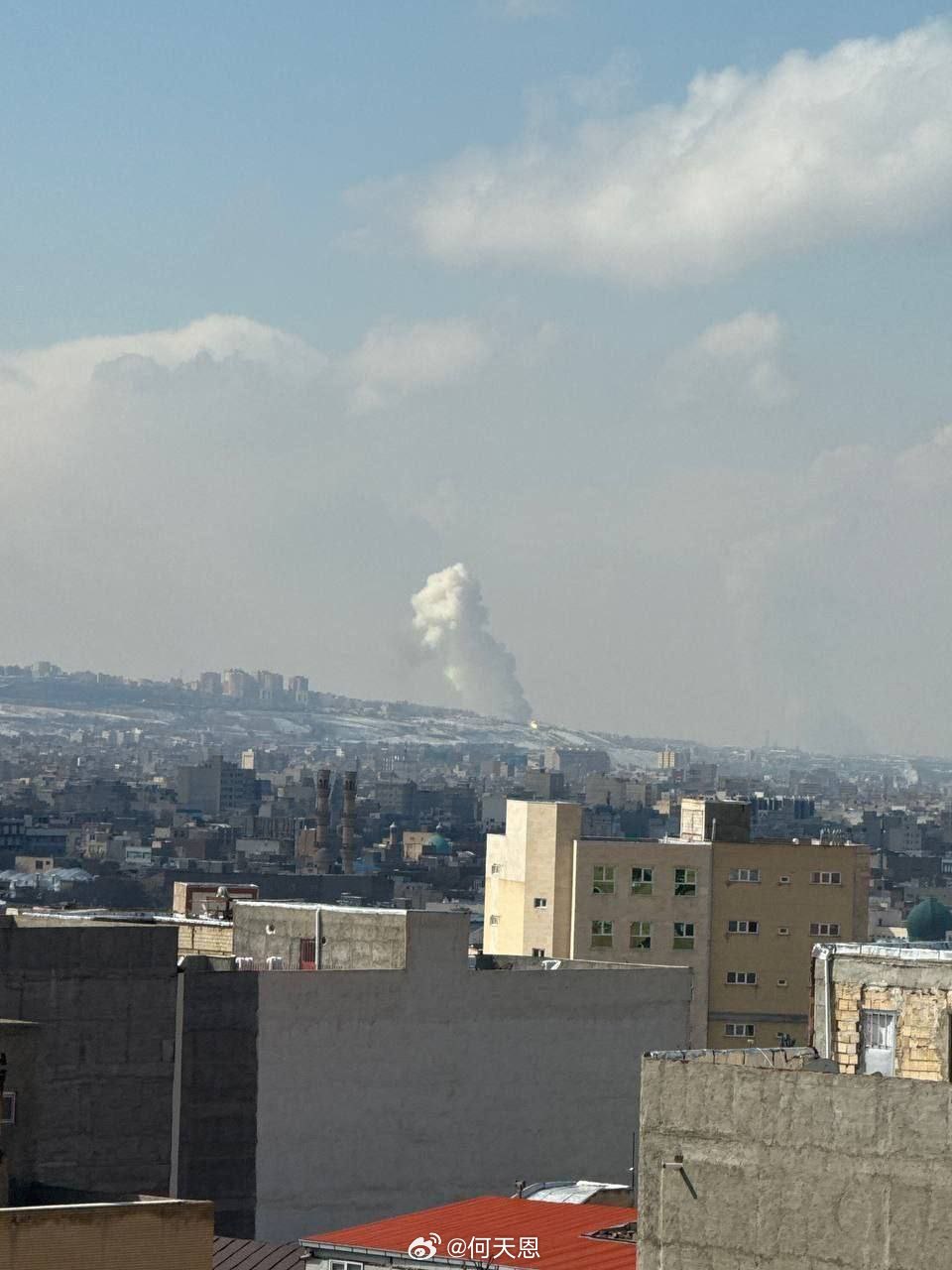伊朗弹道导弹在以色列海法造成爆炸冲击波，爆炸当量惊人。现场视频后续发布。海外新鲜
