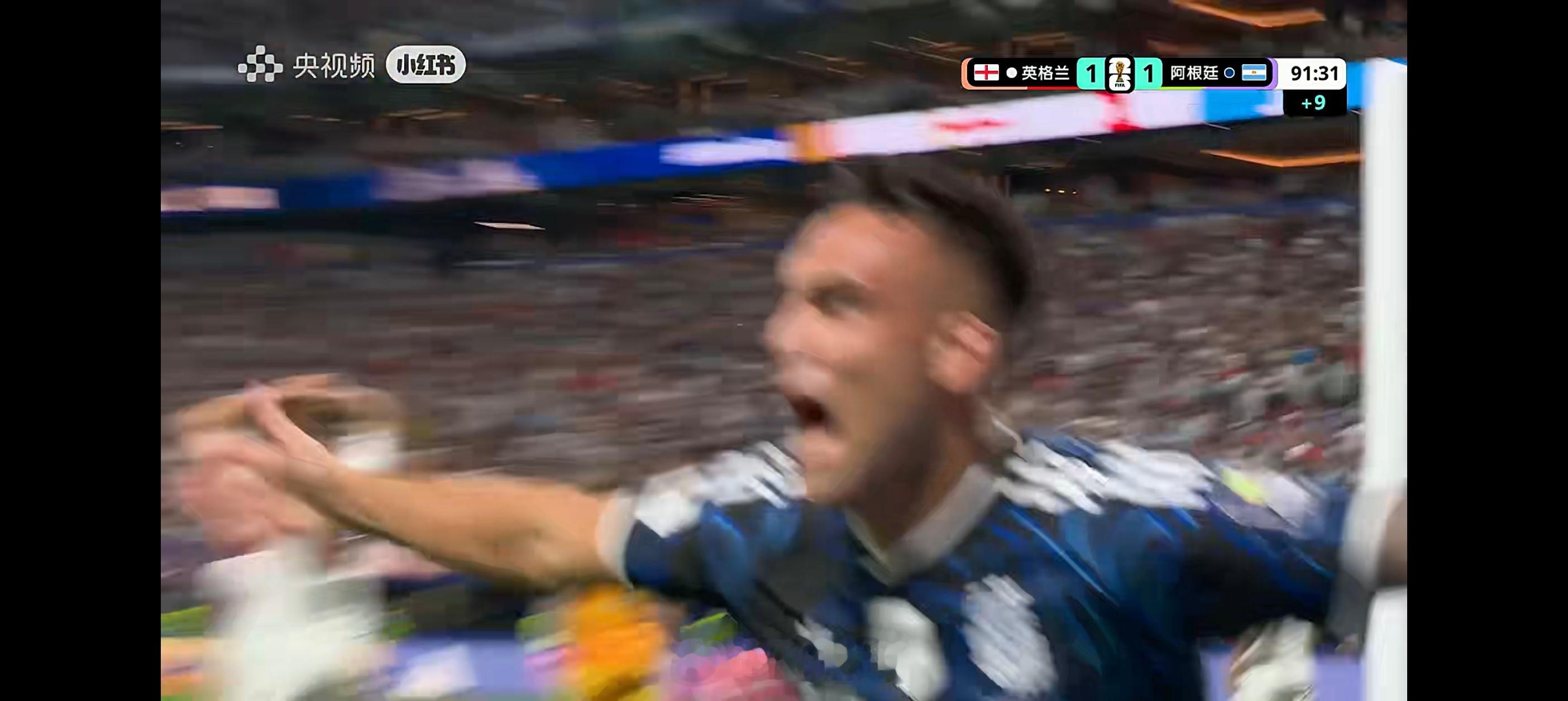 劳塔罗！五分钟连扳两球！反超了！2-1！ 阿根廷绝杀英格兰