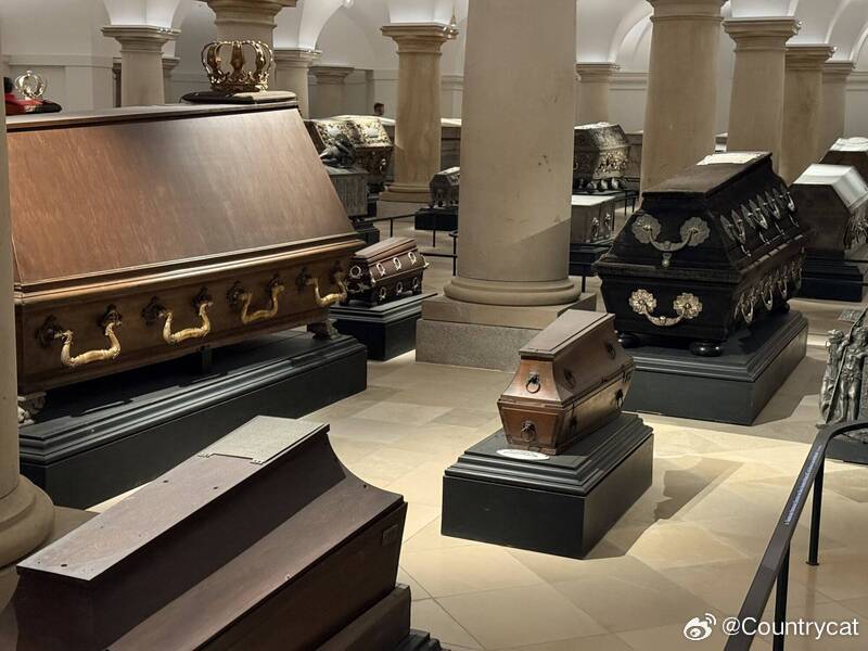 柏林大教堂地下墓室重启开放 百具棺木展现欧洲王权文化海外新鲜事 柏林大教堂地下的