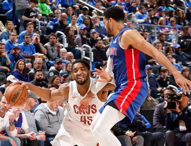 抢七大战再度上演！CC对决骑士双枪，谁将最终突围杀进东决？NBA季后赛次轮G6，