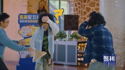 鹿晗戴地中海假发哈哈哈哈哈 有生之年系列！鹿晗地中海假发上线，还好有刘海保底。王