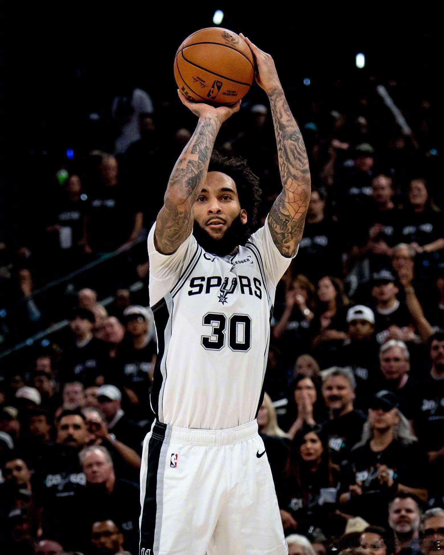 在2026年5月7日结束的NBA西部半决赛G2中，圣安东尼奥马刺主场以133-9