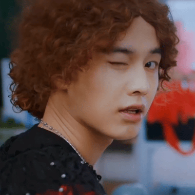 我现在比以前贱多了 你想打我吗